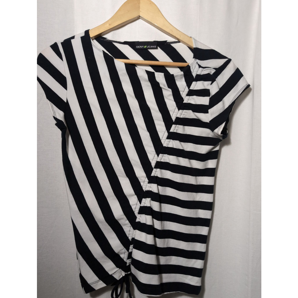DKNY Jeans Black/White Cap Sleeve Top with A-symmetric FrontTie, Size Small